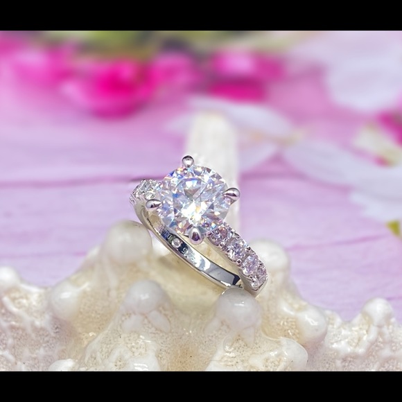 4.5ct moissanite ring with certificate - Picture 5 of 15